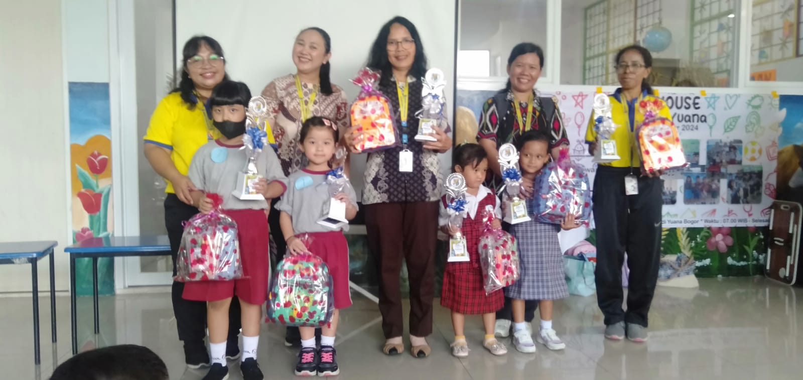 PEMENANG LOMBA MEWARNAI